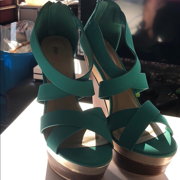 Stacked wedges - Picture 4 of 8